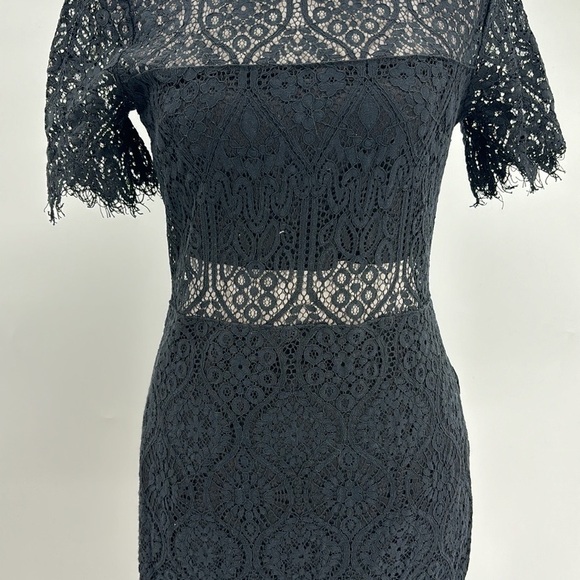 UEC LuLus size medium black lace midi - Picture 4 of 11